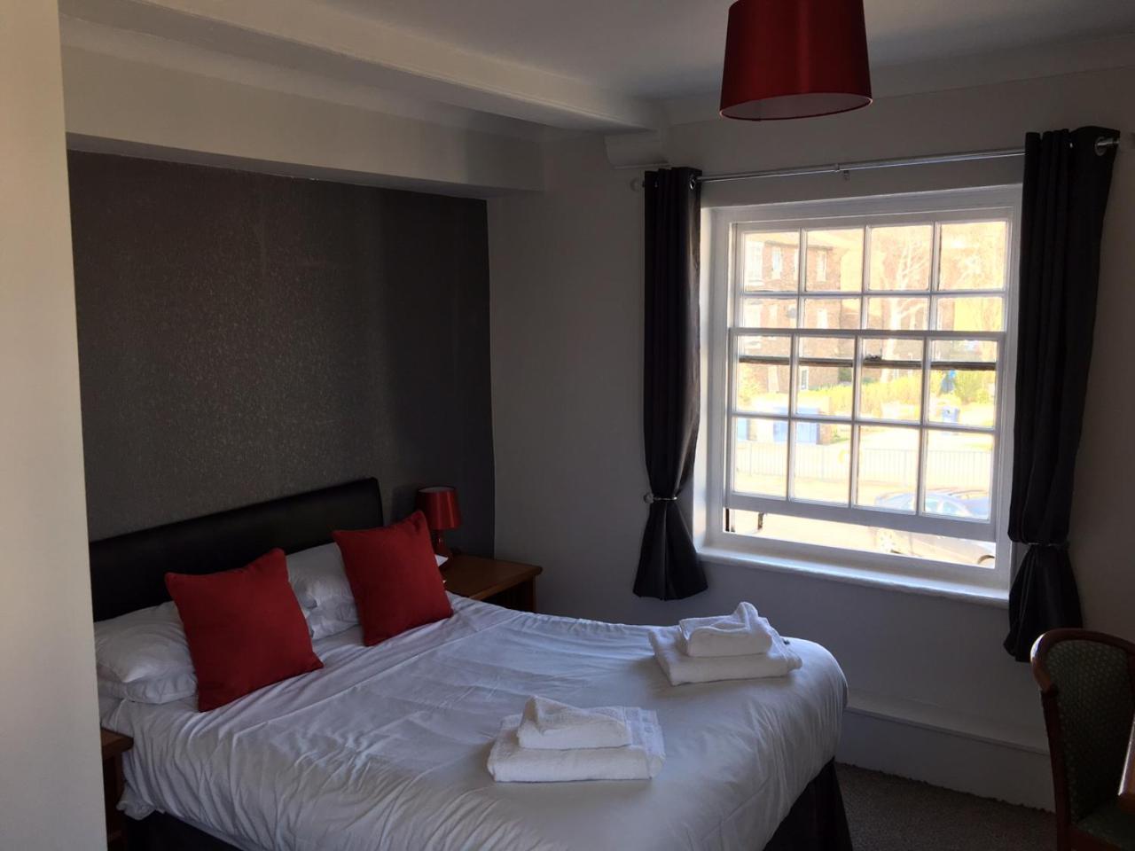 The Red Lion Hotel Hythe  Ngoại thất bức ảnh